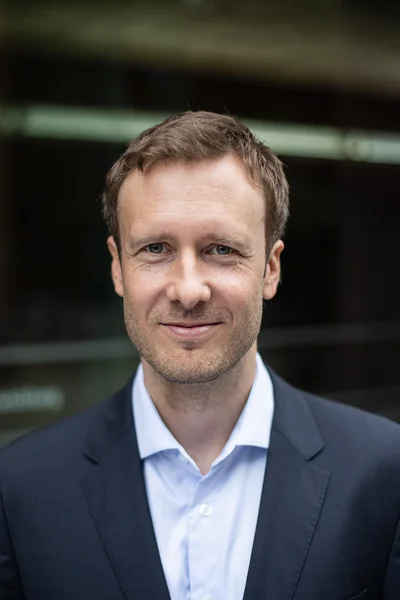 Prof. Dr. Erik Aschenbrand Portraitfoto von Prof. Dr. Erik Aschenbrand