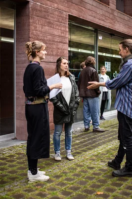 Alumni Absolvent*innen treffen sich